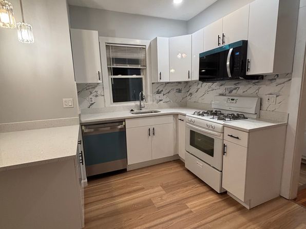 47 Middle St FLOOR 2