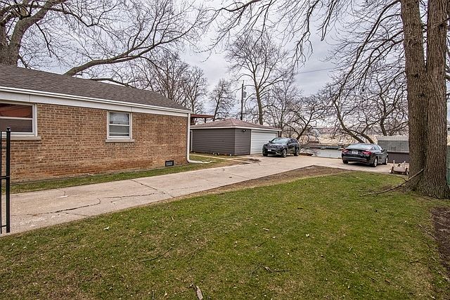2nd image of 929 W 129th Pl
