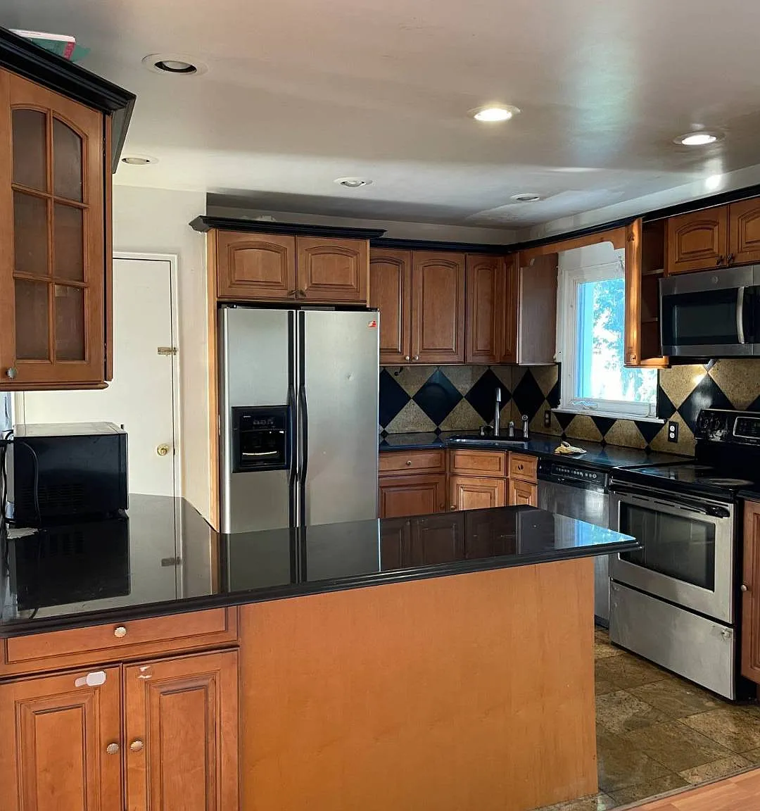 3 bed, 2.0 bath, $4,000 — Photo 3