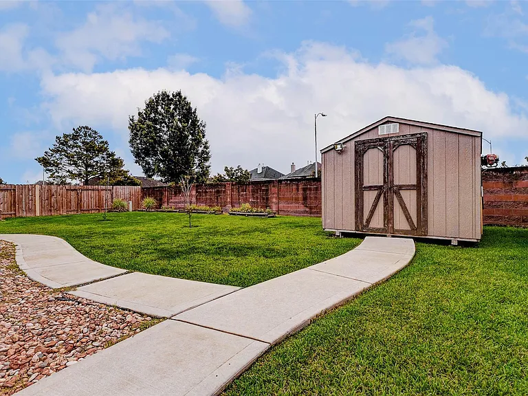 20307 Cortina Valley Dr — Photo 46
