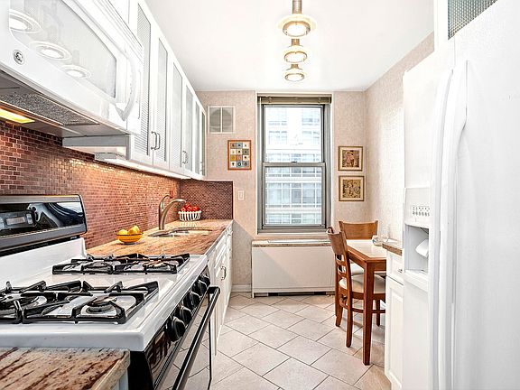 3rd image of 500 E 83rd St APT 6D