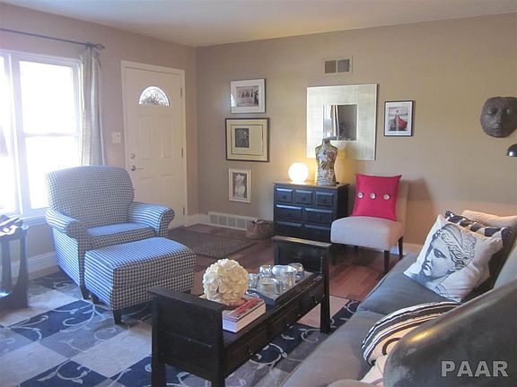 2nd image of 304 W Merle Ln