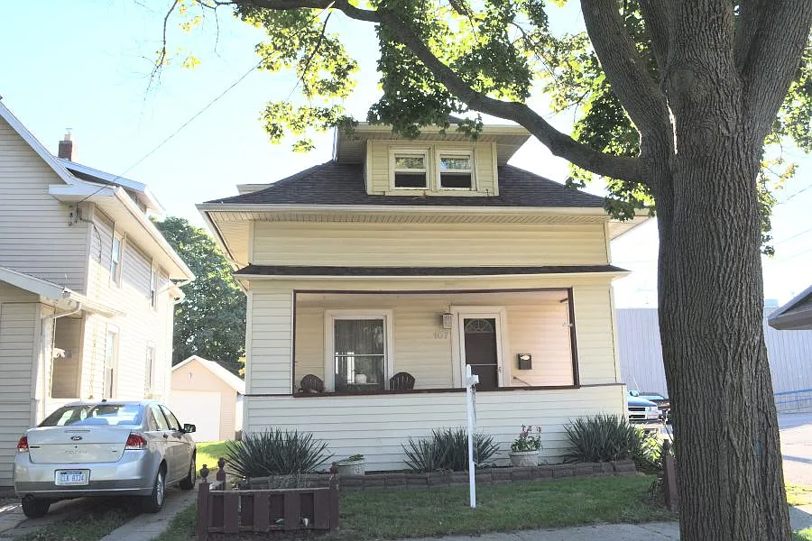 107 N Thompson St photo 1
