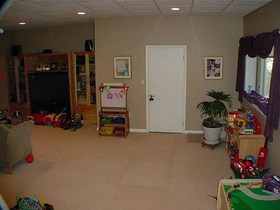 5th image of 351 Bennetts Ln