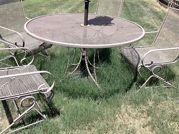 3rd image of 100 N Creek Dr