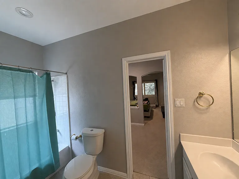 2536 Crenshaw Dr — Photo 23