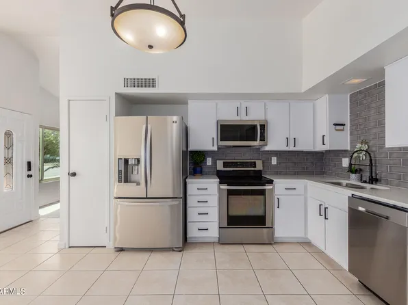 6028 W MAUNA LOA Lane, Glendale, AZ 85306