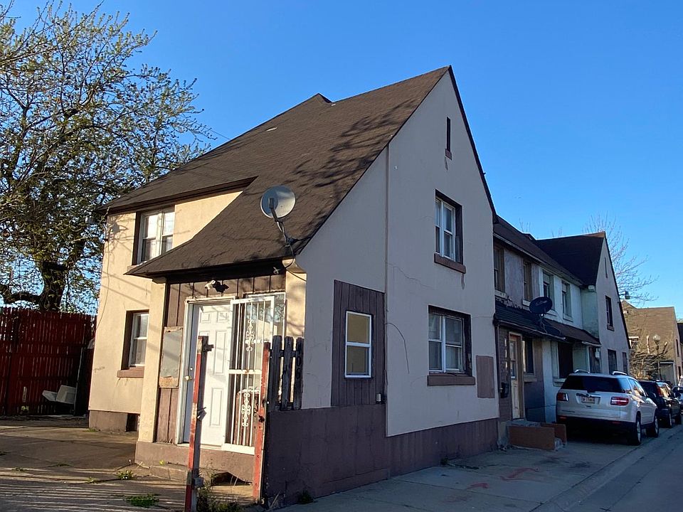 1st image of 408 Lilac St
