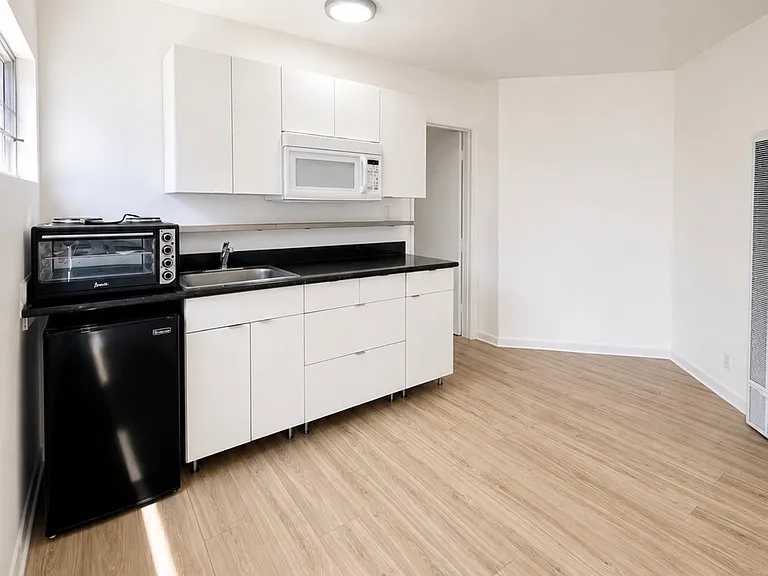 11818 Gateway Blvd #5B — Photo 9