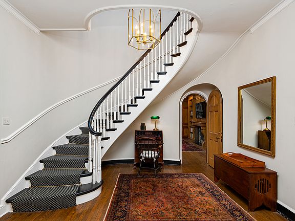 4th image of 2430 N Lakeview Ave #5-6S