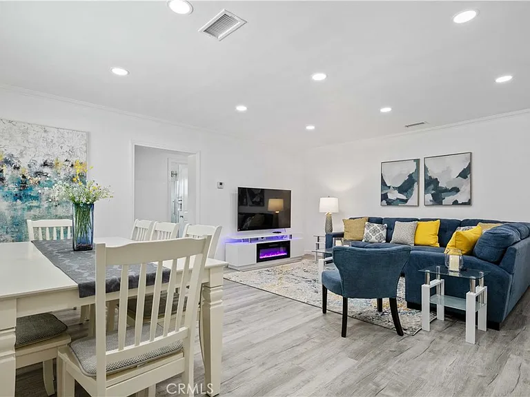 15059 Oro Grande St — Photo 4