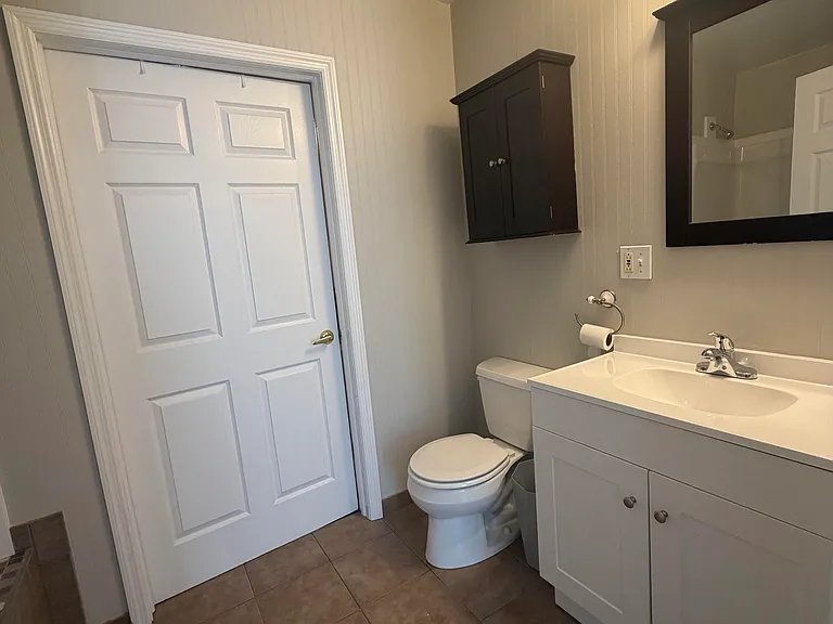 En Suite Bathroom with jacuzzi tub,
