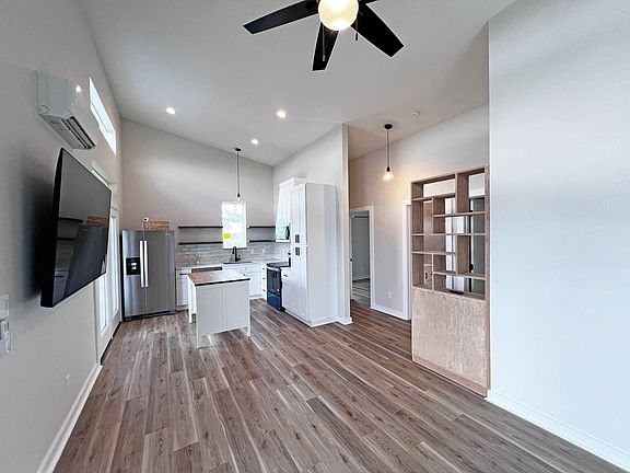 5th image of 106 Landry Cir