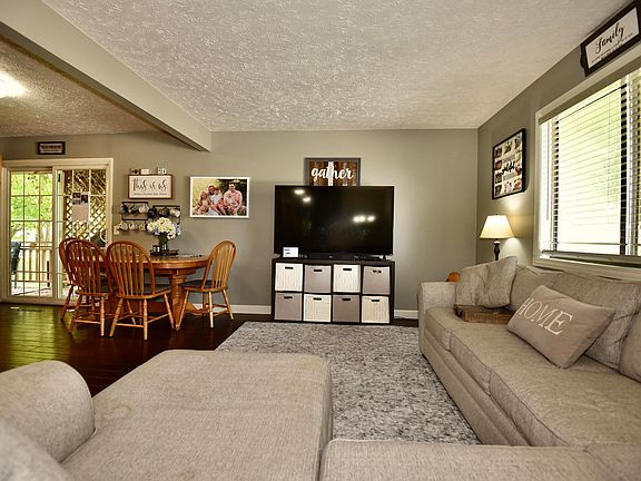 2nd image of 206 Hillsdale Dr