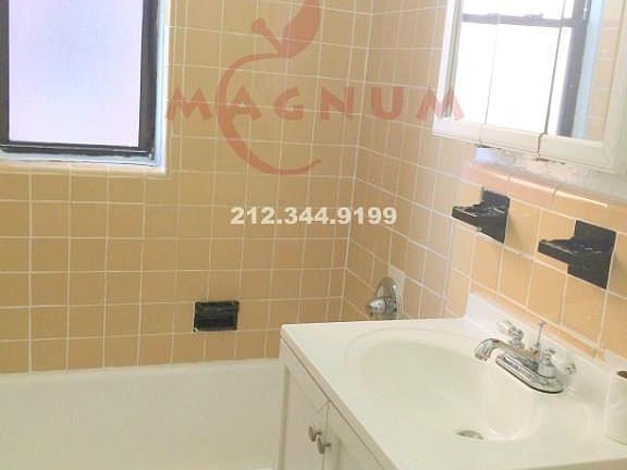 4th image of 43 Amberson Ave APT 3A