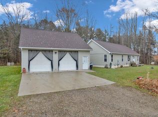 6789 Lyons Rd, Imlay City, MI 48444