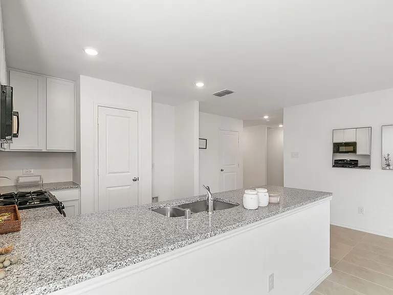 2821 Watchpoint Rd — Photo 10