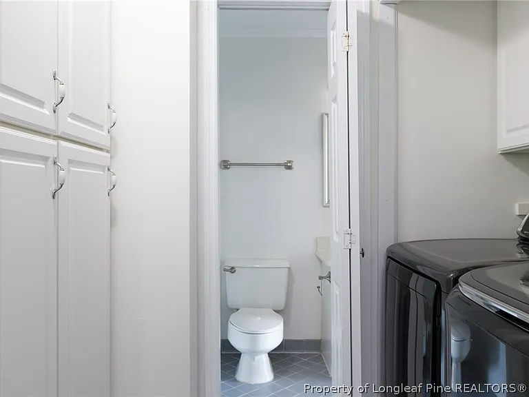1228 Woodland Dr — Photo 12