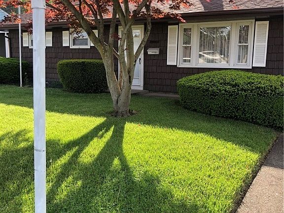 2nd image of 411 Martha St