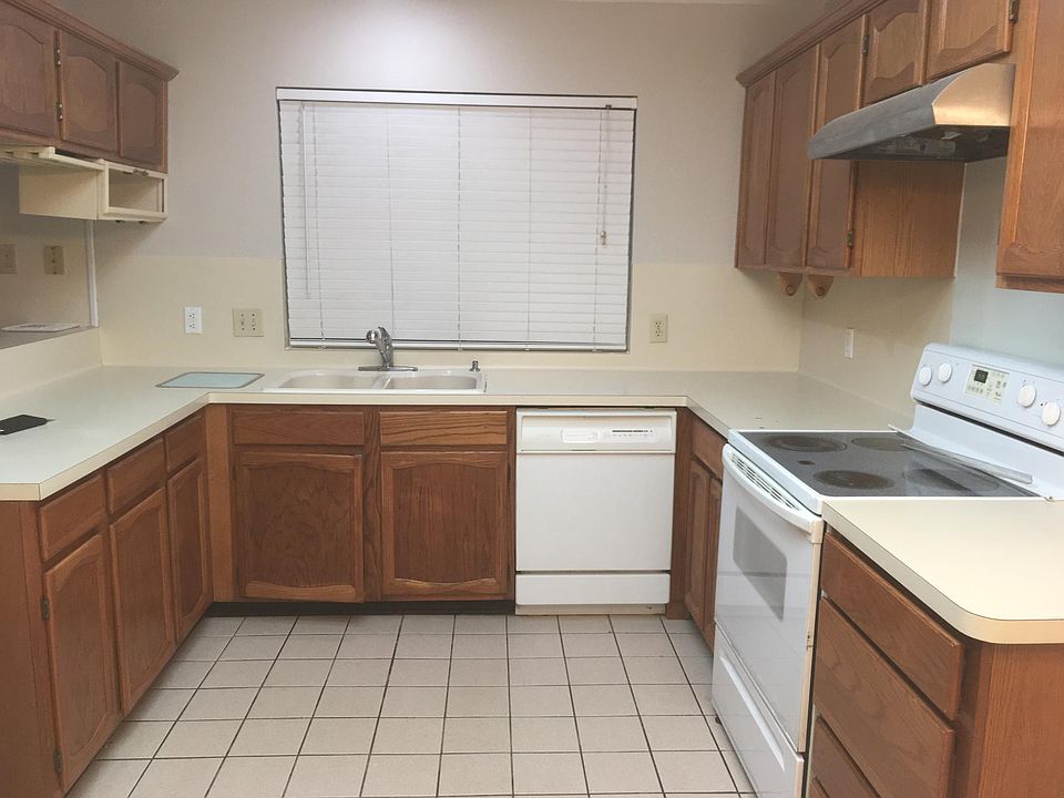 2nd image of 2116 Churchill Downs Dr