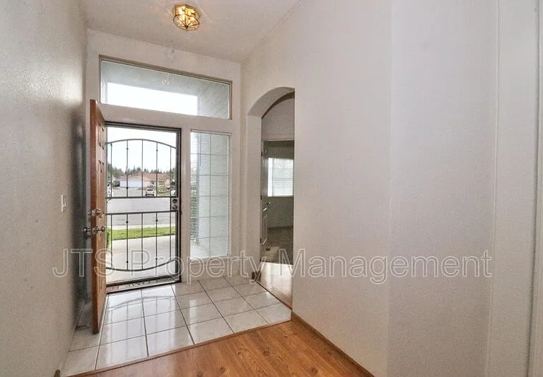 3549 Pine Hollow Way — Photo 4