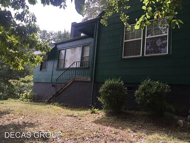 2nd image of 1143 41st St W