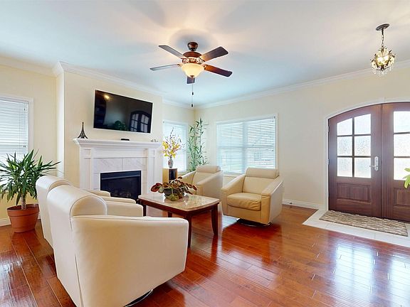4th image of 3512 Forestdale Dr