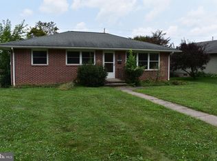 1020 Market St, Mifflinburg, PA 17844
