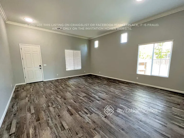 615 Whitfield Ln — Photo 2
