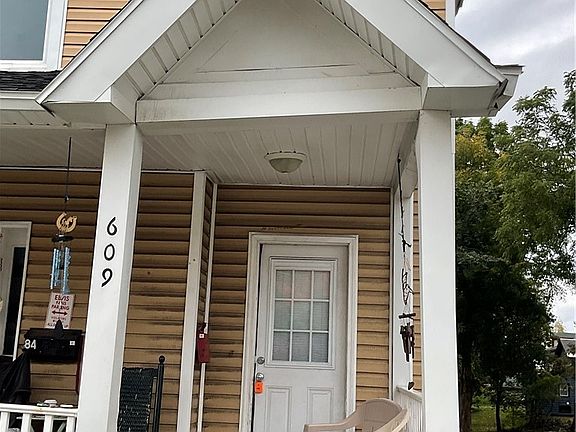 2nd image of 609 State St #2