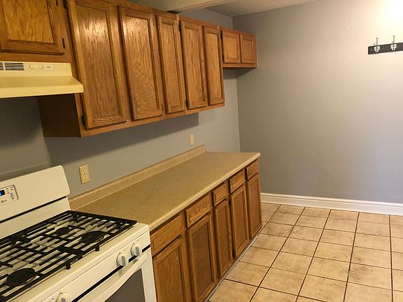 5th image of 3484 Wilson St