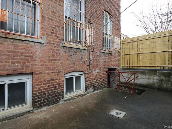 4th image of 314 Senator Street