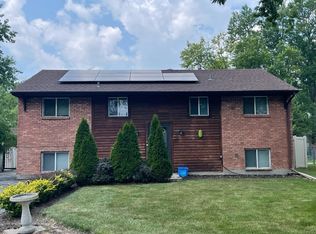 181 N Pinecrest Rd, Bolingbrook, IL 60440