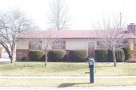 Three bedroom home in Merewood in very good condition, living room with masonary fireplace, kitchen with eatin area. Two car detached garage must see !!