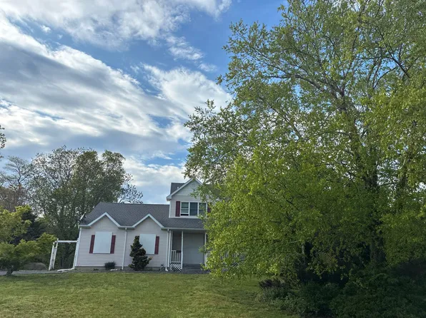 330 Baywood Dr, Baiting Hollow, NY 11933