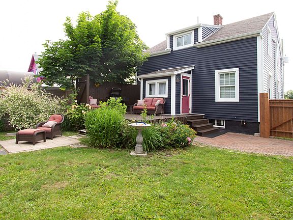 3rd image of 62 Russell St