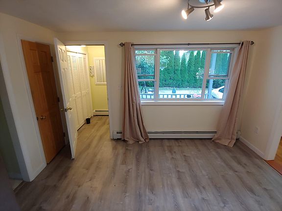 3rd image of 208 Putnam Pike #2