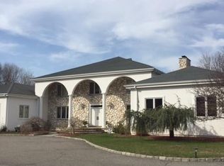 8 Captain Theale Rd, Bedford, NY 10506