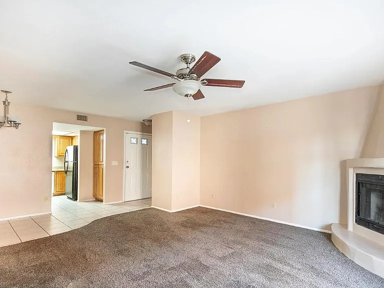 15402 N 28th St #123 — Photo 1