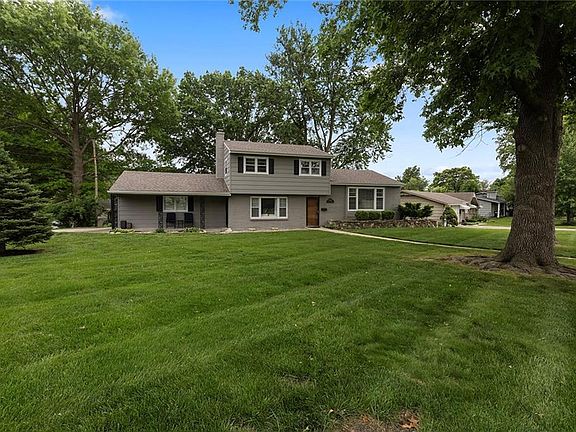 3rd image of 6411 N Highland Ave