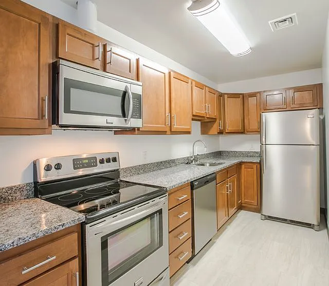 Ribbon Mill Apartments — Photo 10