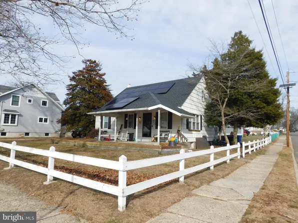 421 New Jersey Ave, National Park, NJ 08063