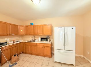 54 Pleasant St, Lowell, MA 01852