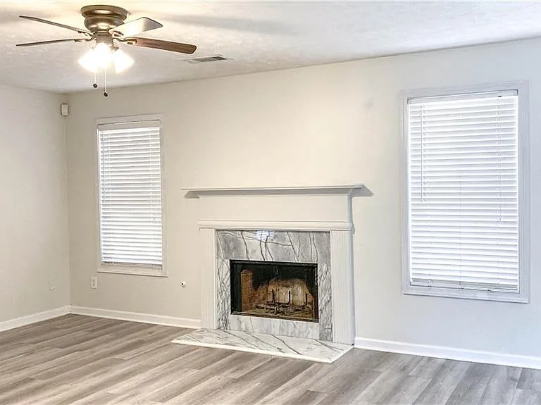 570 Sterling Pointe Ct — Photo 9