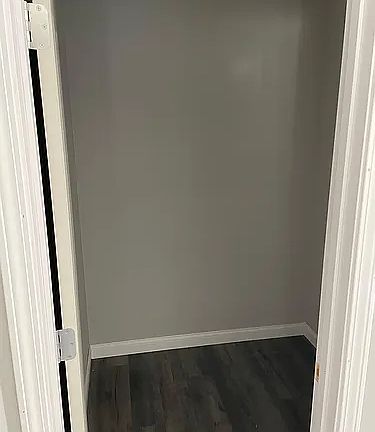 4th image of 800 Lake Harriette #811