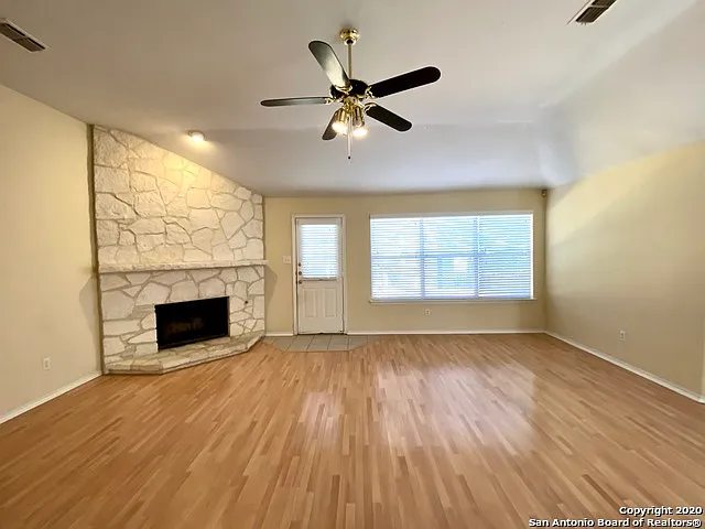 6635 Shady Bend Dr — Photo 3