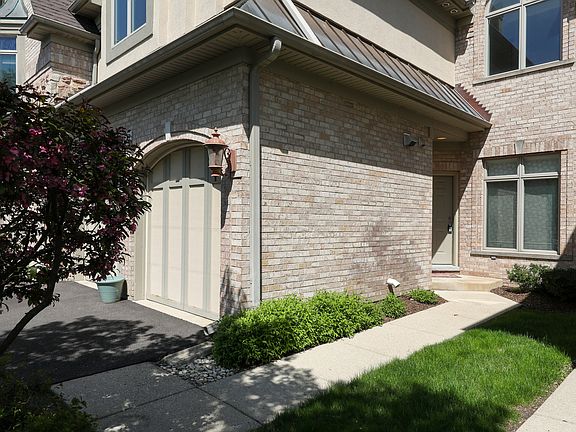 2nd image of 1577 S Kembley Ave