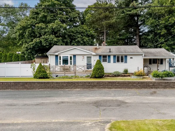 80 Quartus St, Chicopee, MA 01013
