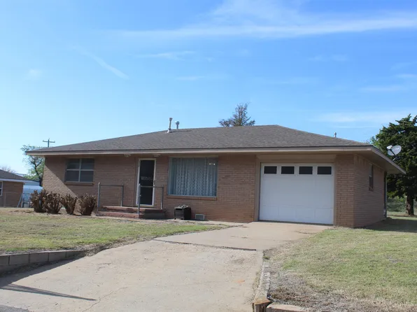 111 W 2nd St, Vici, OK 73859