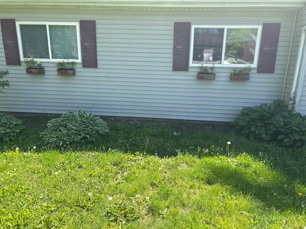 2118 Milverton Dr, Troy, MI 48083